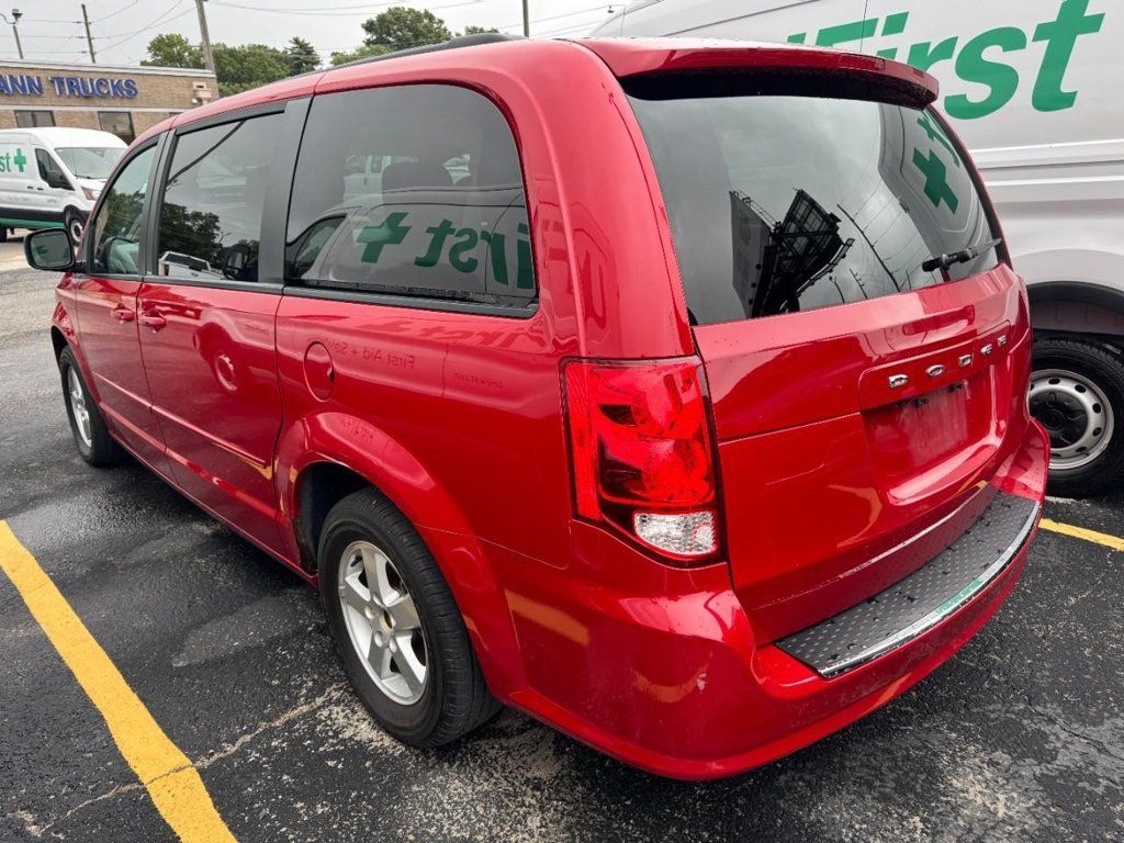 Used 2012 Dodge Grand Caravan SXT w/ Entertainment Group 1 FWD image 9