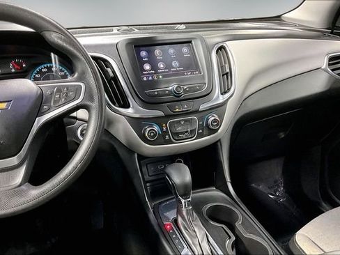 Used 2022 Chevrolet Equinox LS image 10