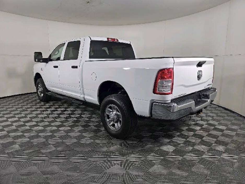 Used 2023 RAM 2500 Tradesman w/ Chrome Appearance Group AWD/4WD image 7
