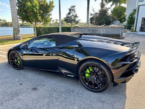 Used 2020 Lamborghini Huracan EVO image 35