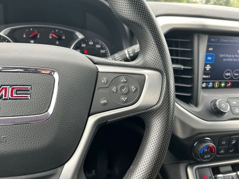 Used 2022 GMC Acadia SLE FWD image 16