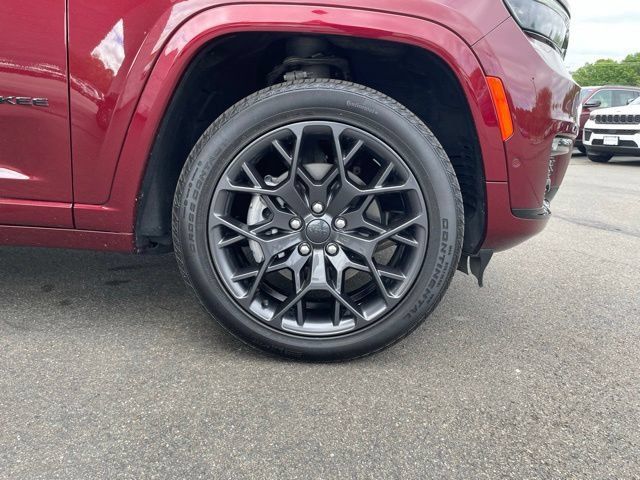 Used 2024 Jeep Grand Cherokee L Summit w/ High Altitude Package AWD/4WD image 37