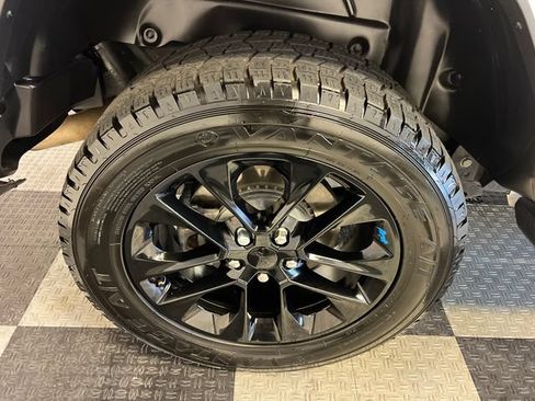 Used 2023 Jeep Wrangler Unlimited Sahara w/ Cold Weather Group AWD/4WD image 14