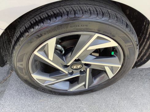 Used 2025 Hyundai Elantra Sport FWD image 23