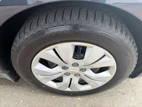 Used 2014 Chevrolet Cruze LS FWD image 16