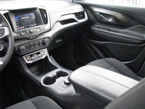 Used 2024 GMC Terrain SLE AWD/4WD image 8