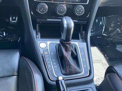 Used 2021 Volkswagen GTI SE FWD image 10