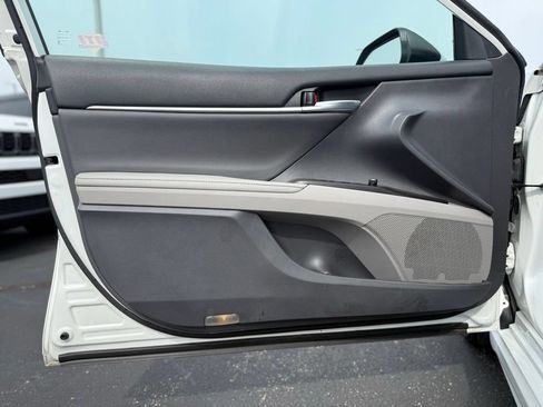 Used 2021 Toyota Camry XSE FWD image 12