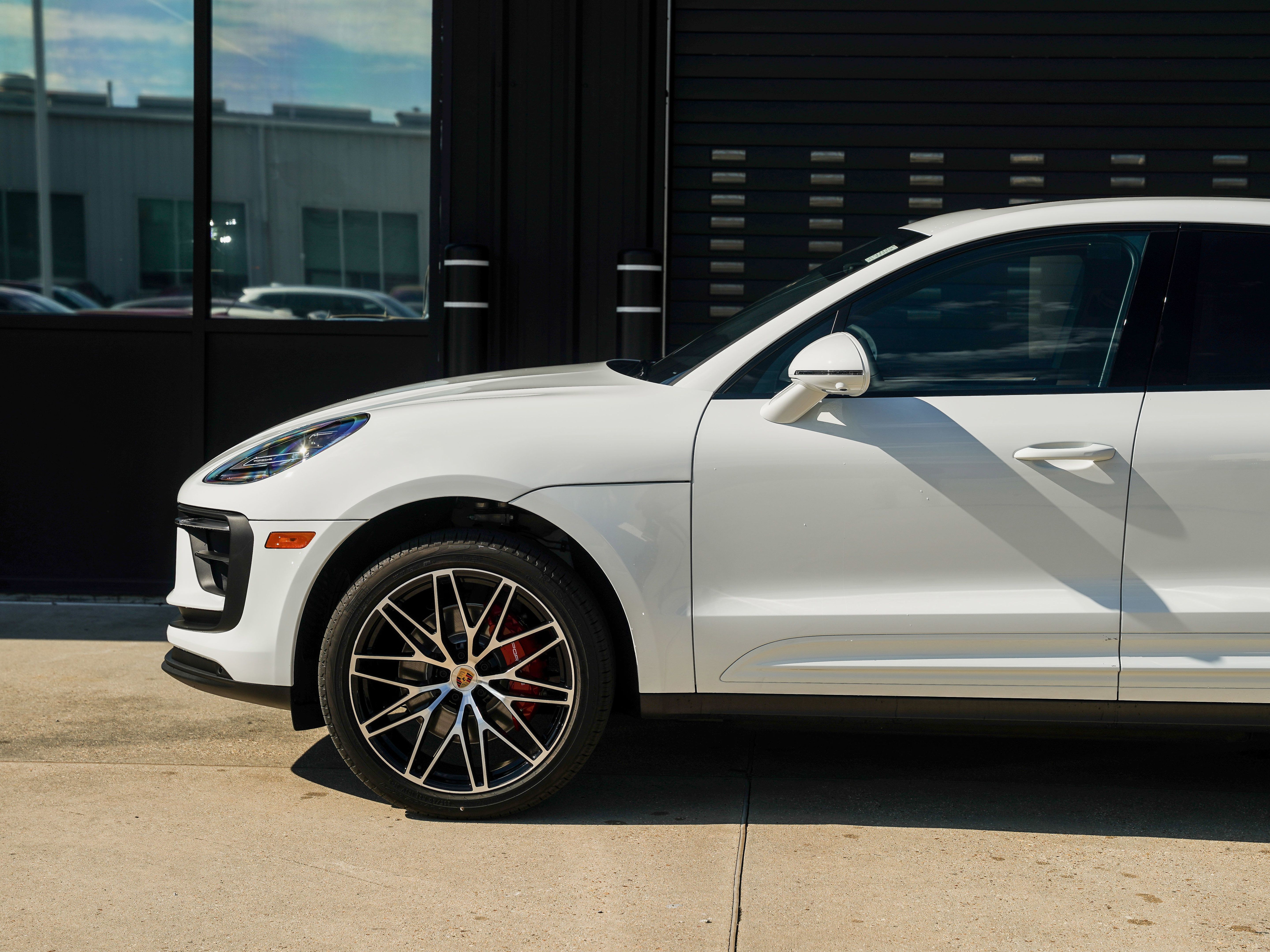 Certified 2026 Porsche Macan S AWD/4WD image 11