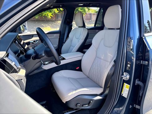 Used 2026 Volvo XC90 B6 Plus w/ Protection Package Premier AWD/4WD image 28