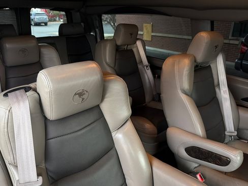 Used 2020 GMC Savana 2500 Extended w/ Enhanced Convenience Package image 12