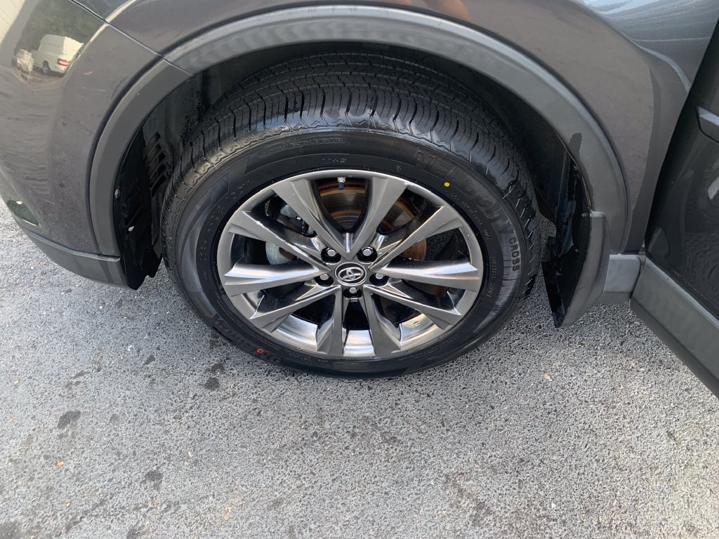 Used 2018 Toyota RAV4 Limited w/ All Weather Liner Package FWD image 23