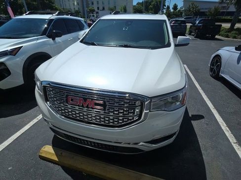 Used 2018 GMC Acadia Denali w/ Technology Package AWD/4WD image 2