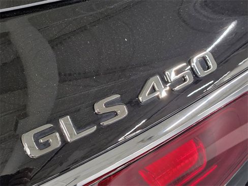 Used 2025 Mercedes-Benz GLS 450 4MATIC image 13