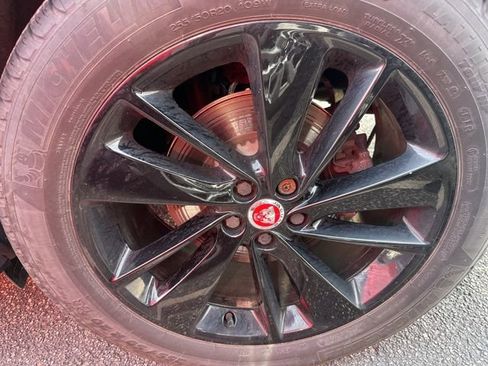 Used 2022 Jaguar F-PACE S image 6