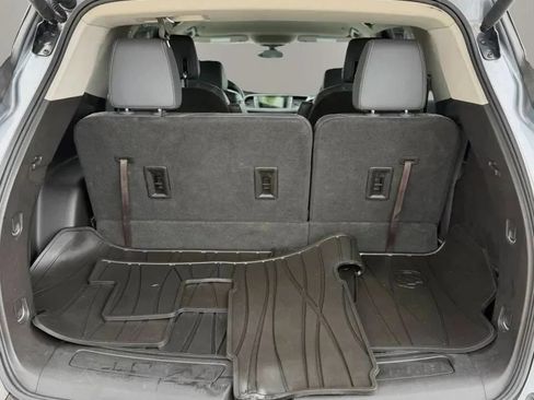 Used 2018 Buick Enclave Essence AWD/4WD image 21