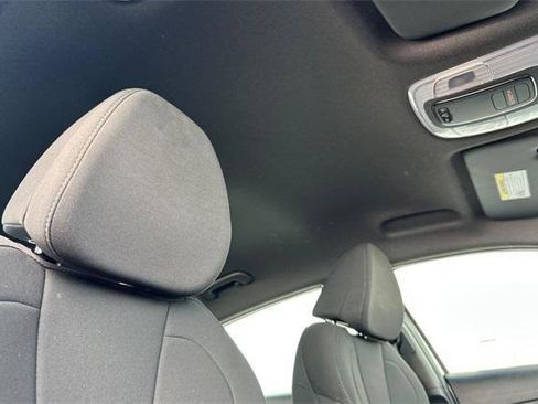 Certified 2025 Hyundai Elantra Sport image 17