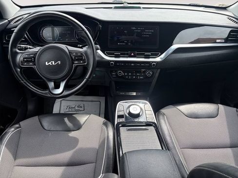 Certified 2022 Kia Niro EX FWD image 10