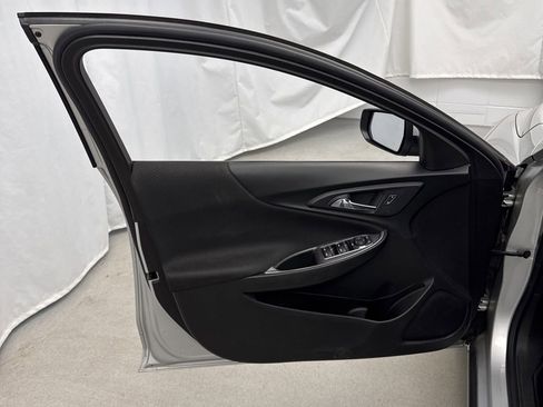 Used 2022 Chevrolet Malibu LT FWD image 12