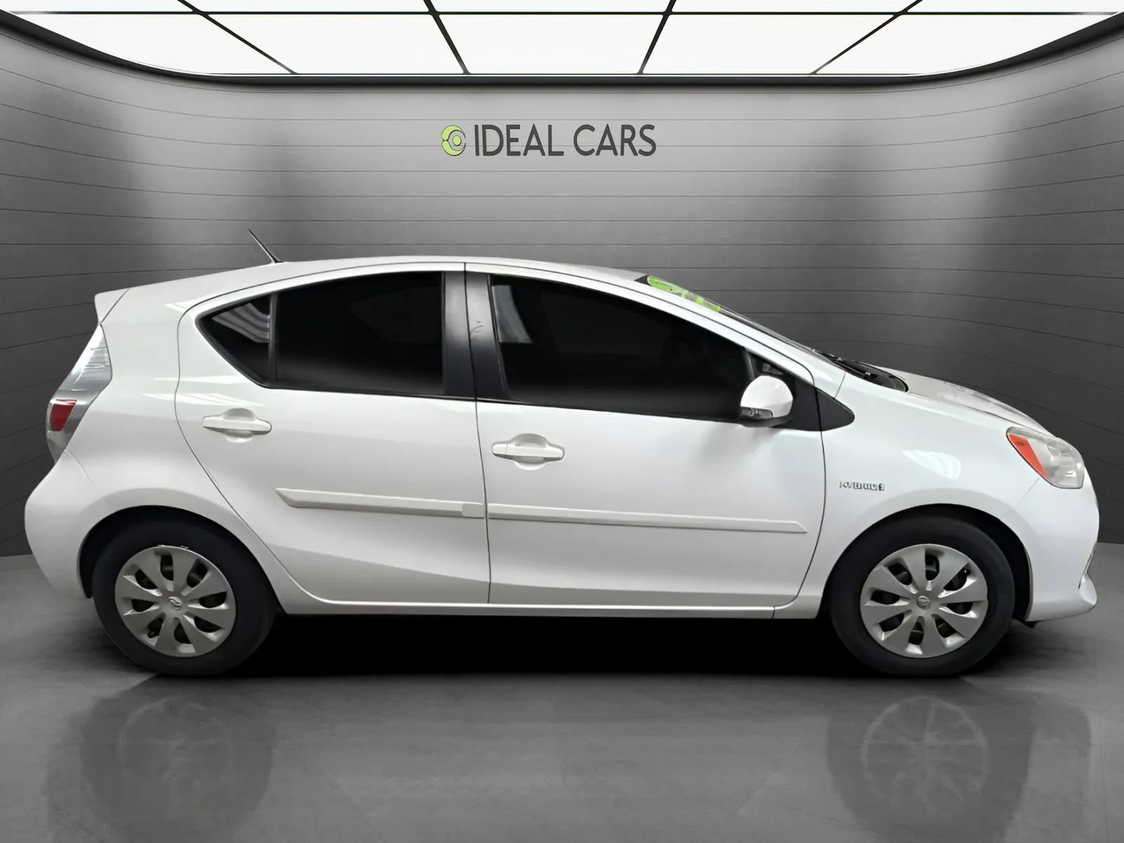 Used 2013 Toyota Prius C Two FWD image 4