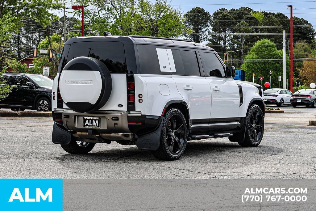 Used 2022 Land Rover Defender 110 X-Dynamic SE AWD/4WD image 5