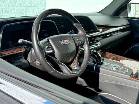 Used 2023 Cadillac Escalade Premium Luxury image 10