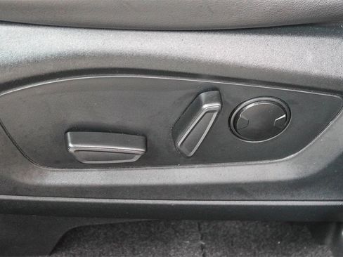 Used 2023 Ford Explorer XLT w/ Equipment Group 202A image 27