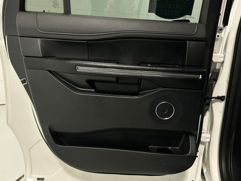 Used 2021 Ford Expedition Max XLT image 28