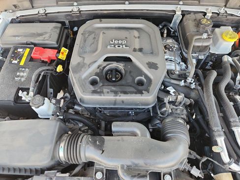 Used 2023 Jeep Wrangler Unlimited AWD/4WD image 27