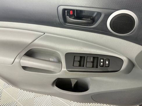 Used 2015 Toyota Tacoma PreRunner w/ SR5 Package image 23