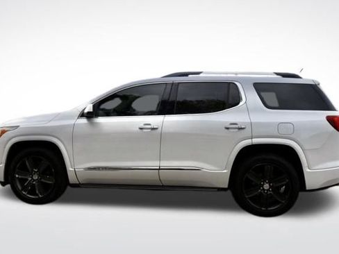 Used 2017 GMC Acadia Denali w/ Technology Package image 8