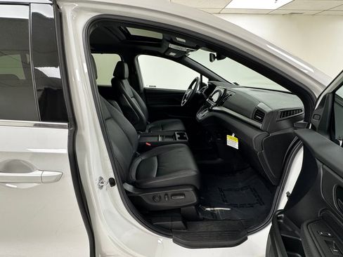 Used 2024 Honda Odyssey Sport image 15