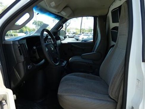 Used 2017 Chevrolet Express 3500 image 20