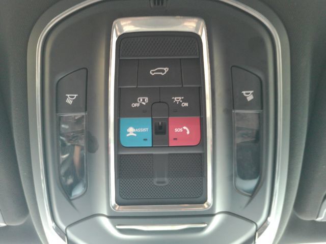 Used 2025 Jeep Wagoneer L Series II AWD/4WD image 55