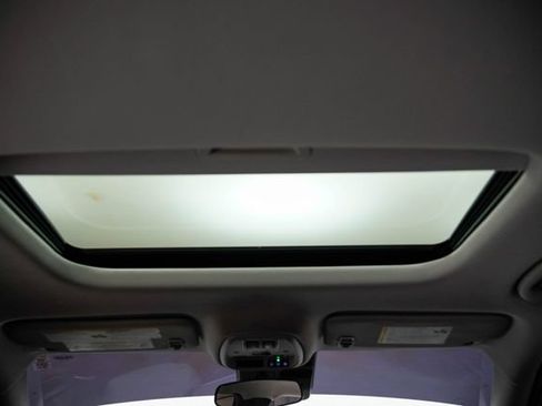 Used 2024 Chevrolet Trax ACTIV w/ Sunroof Package FWD image 28