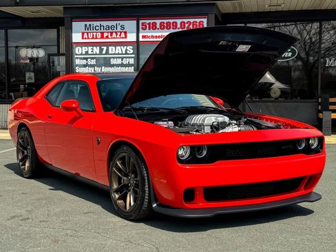 Used 2023 Dodge Challenger SRT Hellcat RWD image 3