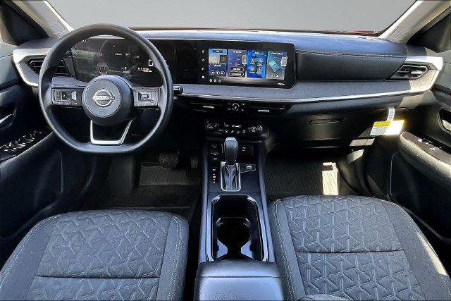 Used 2026 Nissan Kicks SV FWD image 7