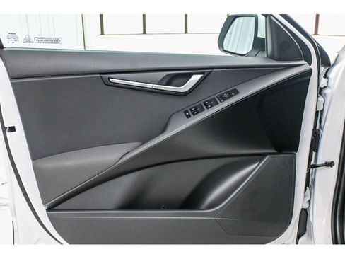 New 2026 Kia Niro LX FWD image 14
