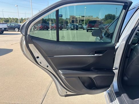 Used 2021 Toyota Camry SE w/ Convenience Package FWD image 29