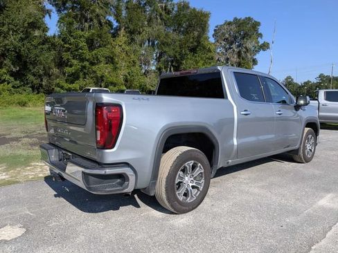 Used 2025 GMC Sierra 1500 SLT AWD/4WD image 3