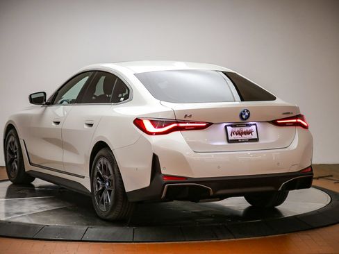 Used 2023 BMW i4 eDrive35 RWD image 2