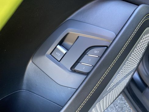 Used 2022 Lamborghini Urus image 25