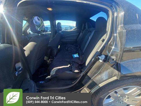 Used 2014 Dodge Avenger SE FWD image 10