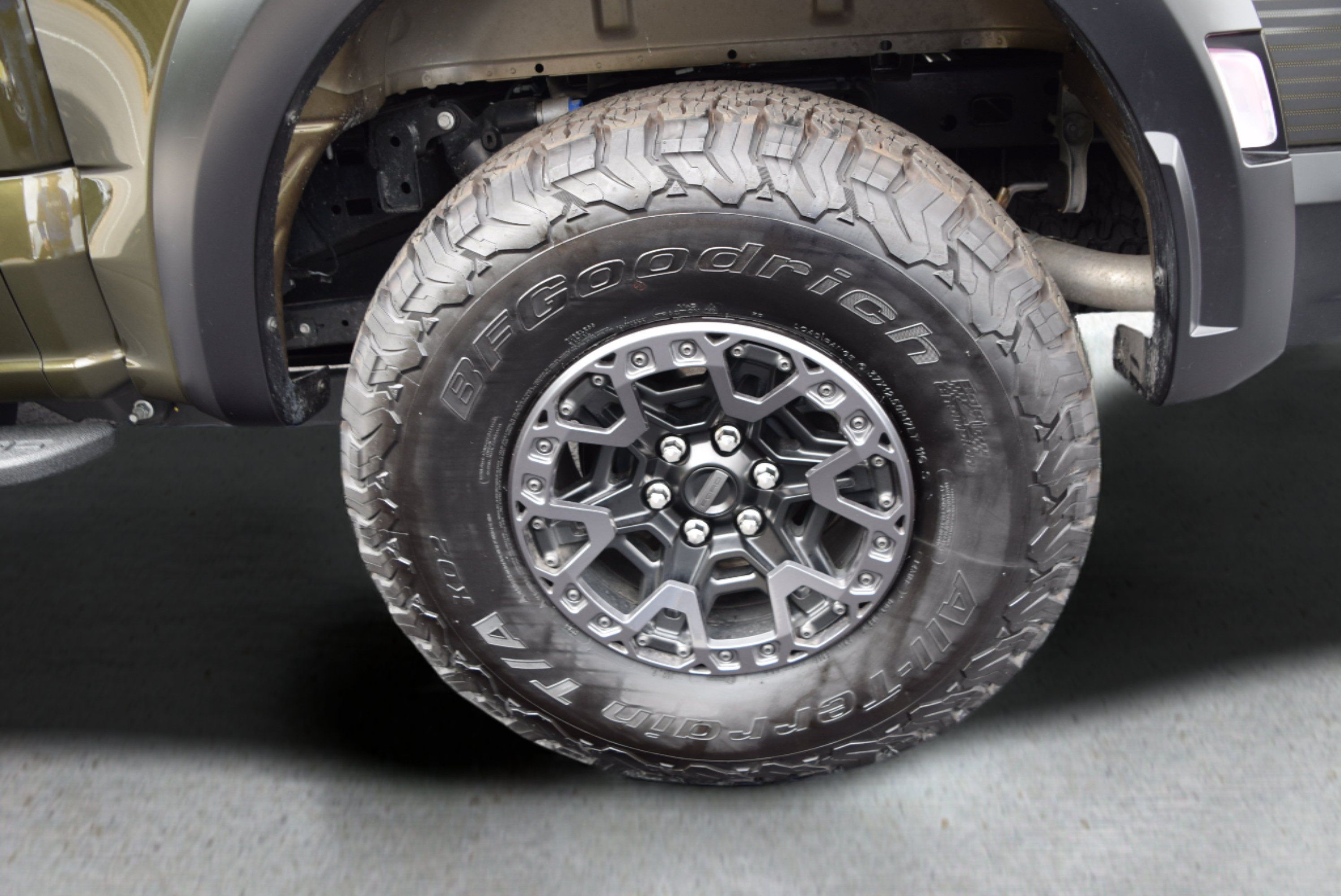 Used 2025 Ford F150 Raptor w/ Equipment Group 803A Raptor R AWD/4WD image 7