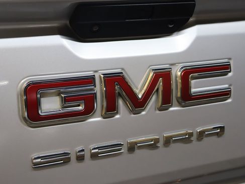 Used 2019 GMC Sierra 1500 SLE w/ SLE Value Package AWD/4WD image 23