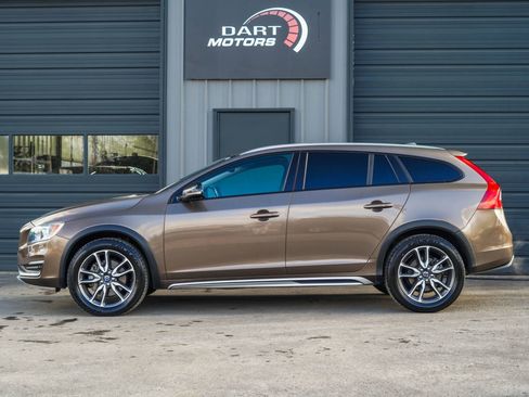 Used 2016 Volvo V60 T5 Cross Country w/ Protection Package image 4