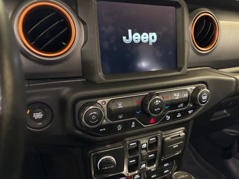 Used 2021 Jeep Gladiator Mojave AWD/4WD image 13