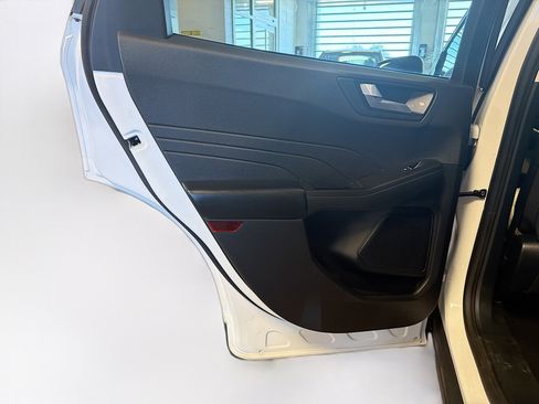 Used 2021 Ford Escape SE w/ Cold Weather Package image 25