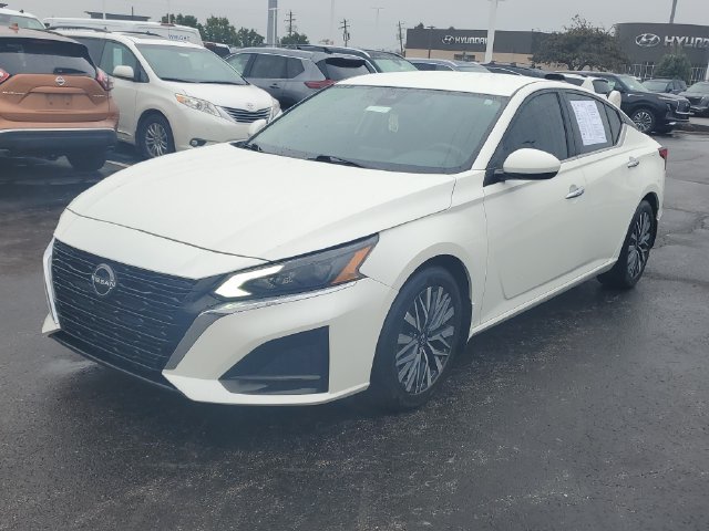 Certified 2023 Nissan Altima 2.5 SV FWD image 2
