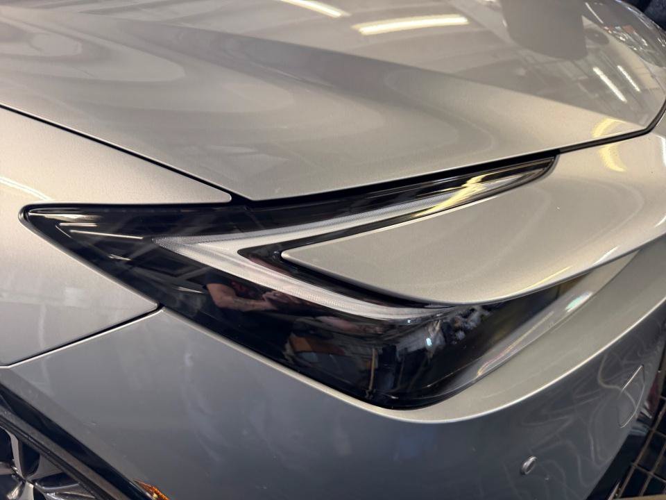Certified 2025 Toyota Prius XLE FWD image 28